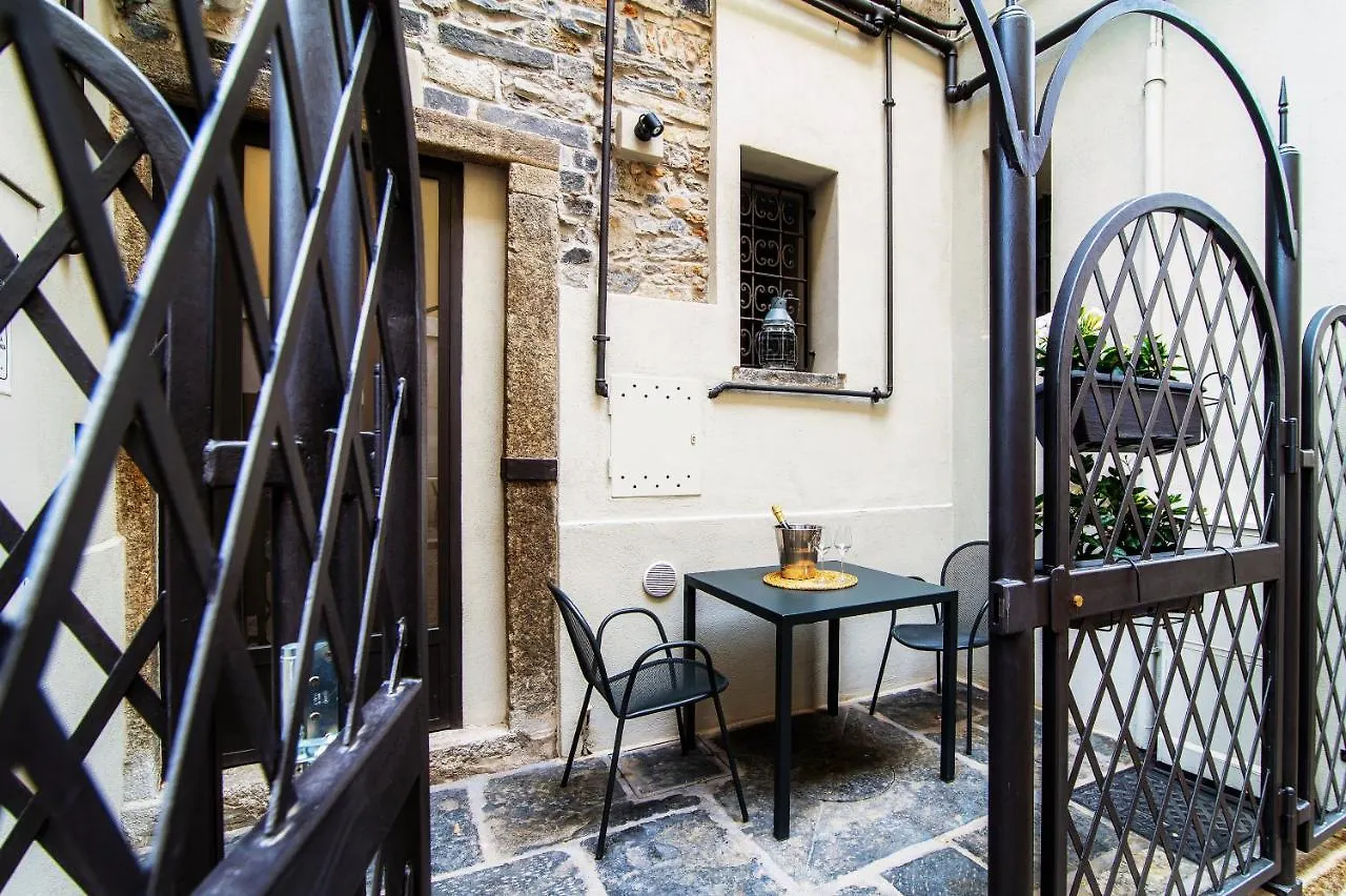 Suite Lo Storico - The House Of Travelers Como 0*,  Italy