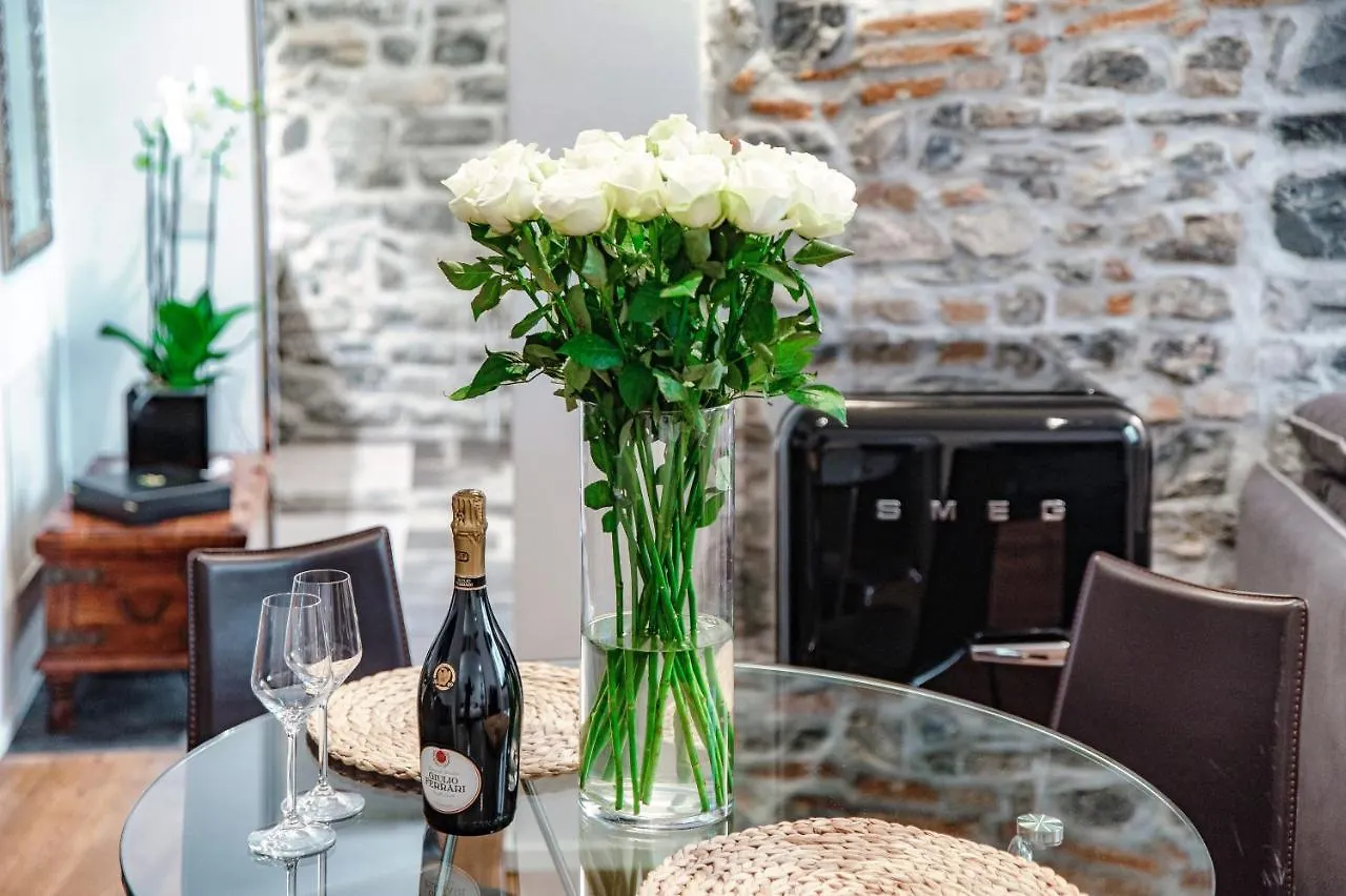 Suite Lo Storico - The House Of Travelers Como 0*,